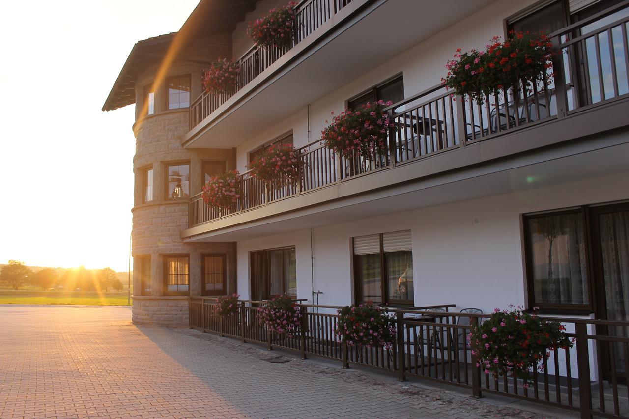 Landhotel Kastanienhof Georgenberg Esterno foto